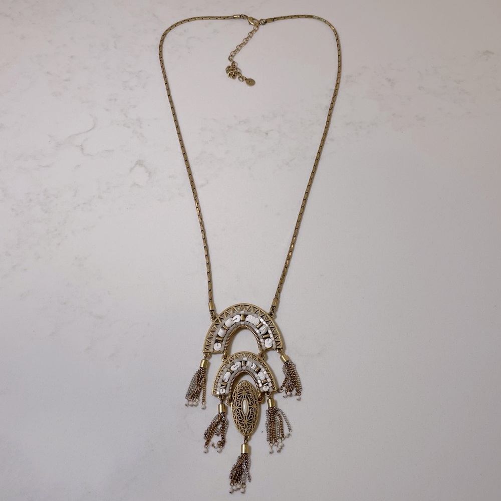Stella & Dot long necklace gold with pendant